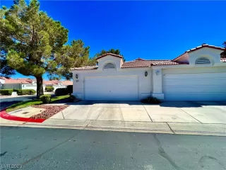 Photo #1: 2512512 Listing