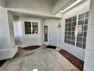 Photo #2: 2512512 Listing