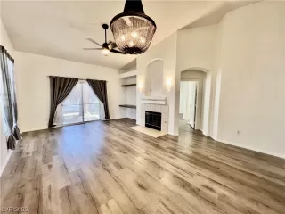 Photo #3: 2512512 Listing