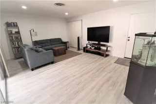 Photo #2: 2512534 Listing 