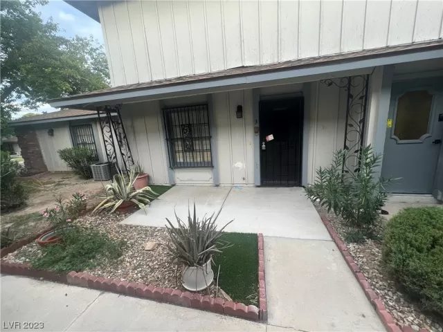 MLS: 2512537 Condo For Sale