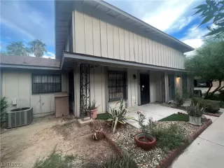 Photo #1: 2512537 Listing 