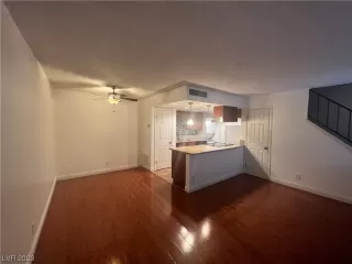 Photo #3: 2512537 Listing 