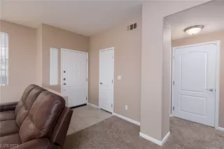 Photo #3: 2512552 Listing