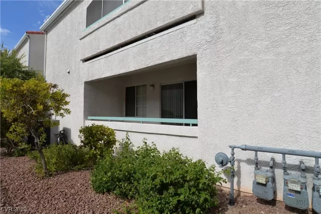 MLS: 2512588 Condo For Sale