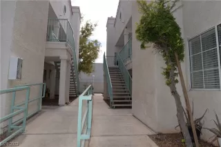 Photo #1: 2512588 Listing