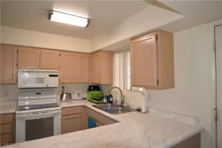 Photo #3: 2512588 Listing