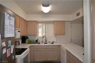 Photo #4: 2512588 Listing