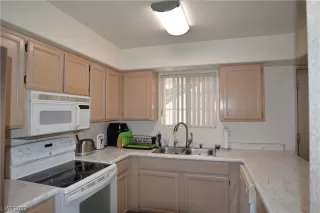 Photo #5: 2512588 Listing