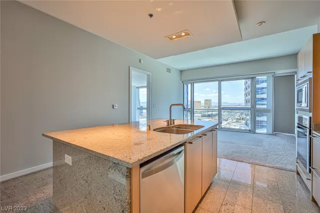 MLS: 2512650 Condo For Sale