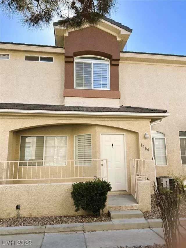 MLS: 2512673 Condo For Sale