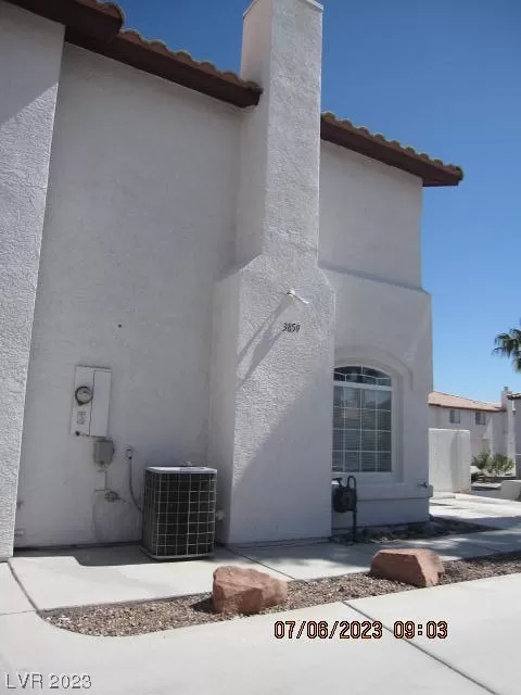 MLS: 2512700 Condo For Sale