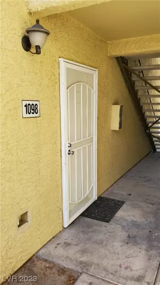 Photo #2: 2512721 Listing