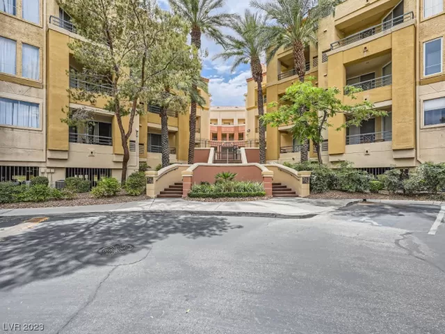 MLS: 2512753 Condo For Sale