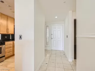 Photo #1: 2512753 Listing