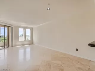 Photo #5: 2512753 Listing