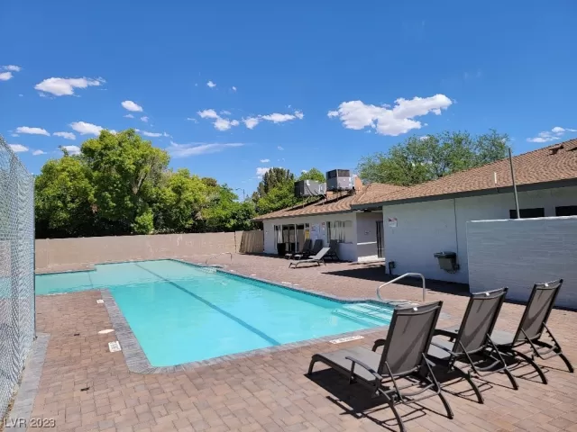 MLS: 2512762 Condo For Sale