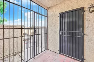 Photo #5: 2512771 Listing