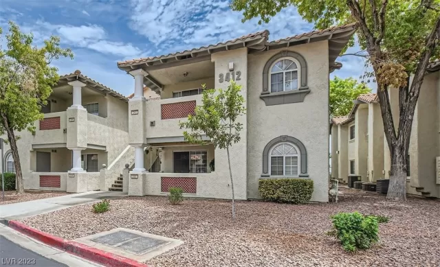 MLS: 2512774 Condo For Sale