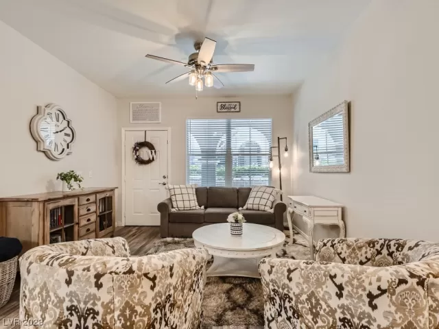 MLS: 2512838 Condo For Sale