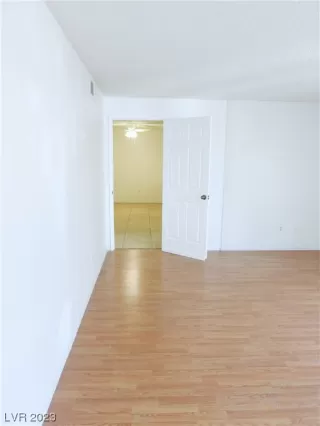 Photo #1: 2512842 Listing