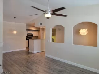 Photo #4: 2512852 Listing 