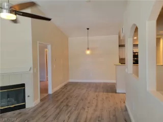 Photo #5: 2512852 Listing 