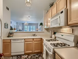 Photo #3: 2512858 Listing