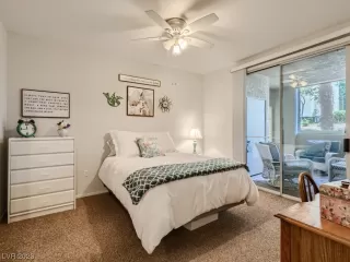 Photo #4: 2512858 Listing