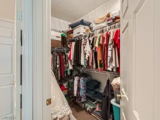 Photo #5: 2512858 Listing