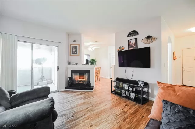 MLS: 2512900 Condo For Sale