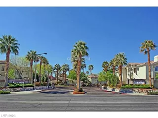 Photo #2: 2512902 Listing