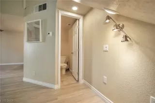 Photo #5: 2512907 Listing