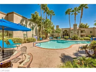 Photo #5: 2512924 Listing