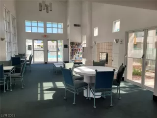 Photo #5: 2512927 Listing