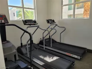 Photo #6: 2512927 Listing