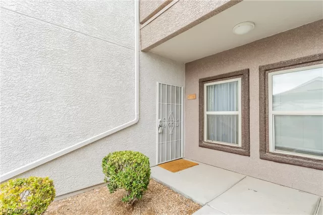 MLS: 2512939 Condo For Sale