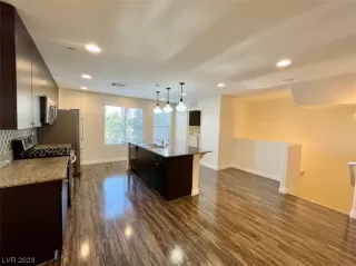 Photo #5: 2512970 Listing 