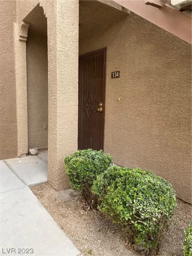 MLS: 2513000 Condo For Sale