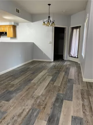 Photo #3: 2513000 Listing 