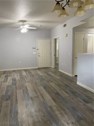 Photo #4: 2513000 Listing 