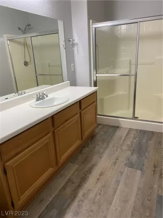 Photo #5: 2513000 Listing 