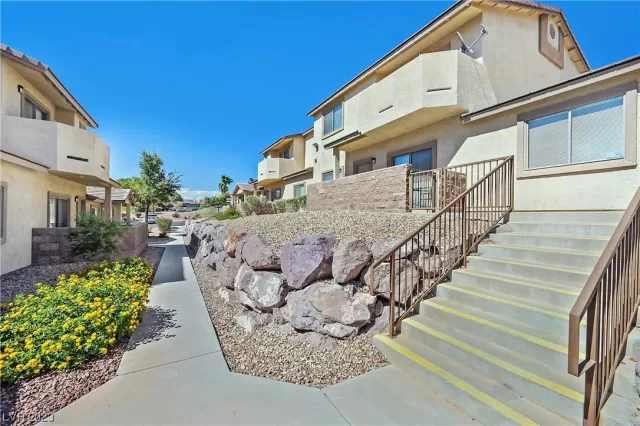 MLS: 2513113 Condo For Sale