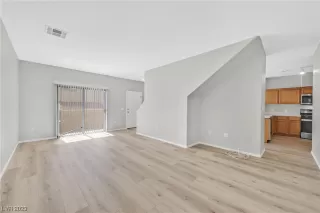 Photo #1: 2513113 Listing 