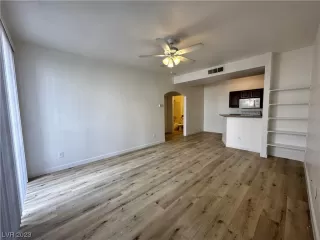 Photo #4: 2513161 Listing 