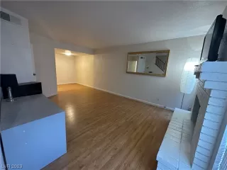 Photo #2: 2513176 Listing 