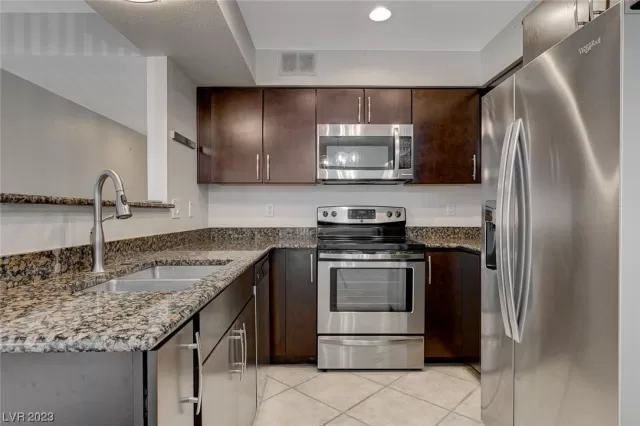 MLS: 2513181 Condo For Sale