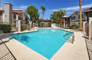 Photo #1: 2513181 Listing