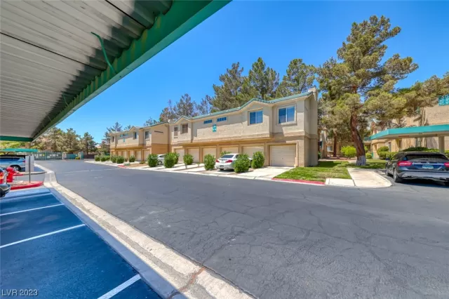 MLS: 2513252 Condo For Sale