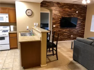 Photo #4: 2513281 Listing